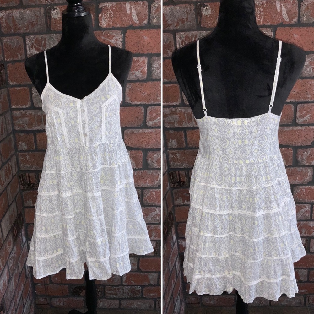 Billabong dress with spaghetti straps & lace.